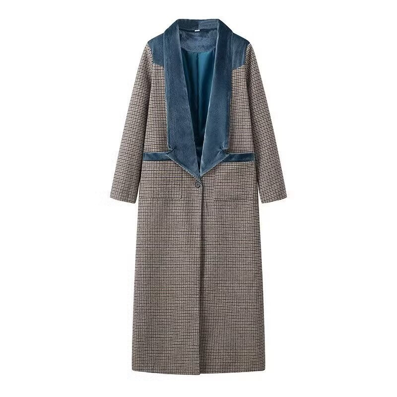 Women's long wool blend coat with velvet shawl collar and piped pockets Mune Fashion
