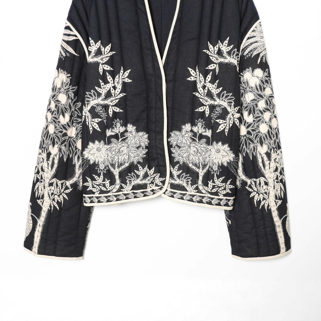 Women nan kimono-style quilted jacket with floral embroidery and contrast piping Mune Fashion