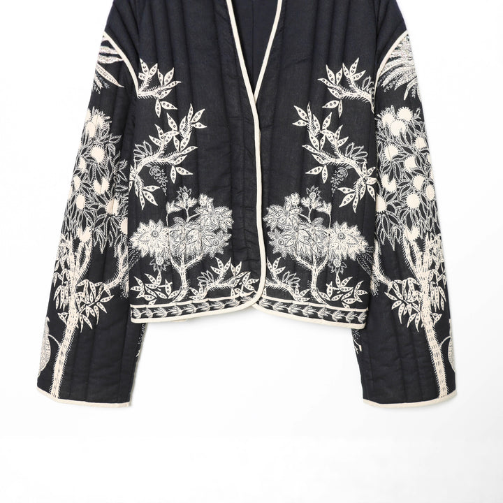 Women nan kimono-style quilted jacket with floral embroidery and contrast piping Mune Fashion