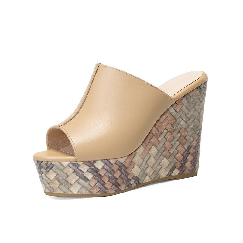 Women's elegant slip-on mule with open toe area, sculptural wedge platform in braided look and studded embellishment Mune Fashion