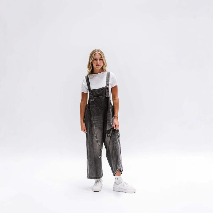 Women's Overalls with Fashionable Destroyed Details and Wide Fit Mune