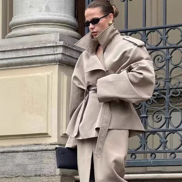 Women's short trench coat jacket with waist belt and double-breasted Mune Fashion
