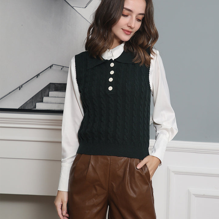 Women's fine knit sleeveless polo vest with cable pattern and tailored cut Mune Fashion