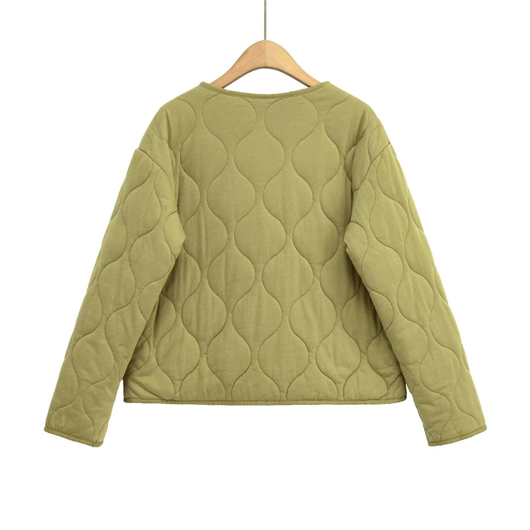 Women's quilted jacket without a collar with a boxy silhouette and tonal wave quilting Mune Fashion