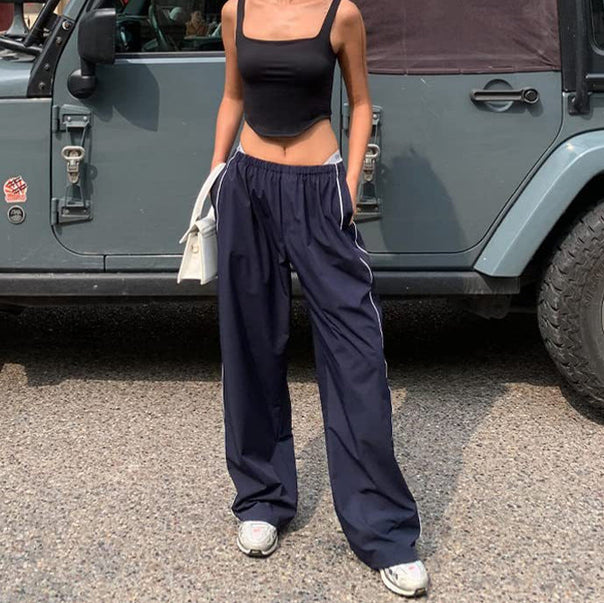 Ladies Sporty Pants with A Wide Cut and Elastic Waistband Mune