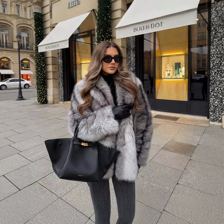 Women's short coat made of voluminous faux fur with wide shawl collar Mune Fashion