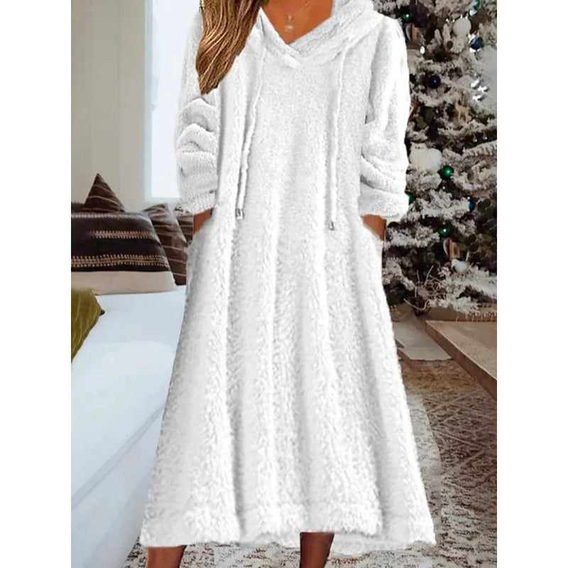 Ladies maxi dress made of teddy fleece with hood, V-neck and side pockets Mune Fashion