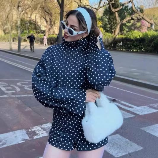 Ladies short-cut rain jacket with polka dot pattern and adjustable drawstring Mune Fashion
