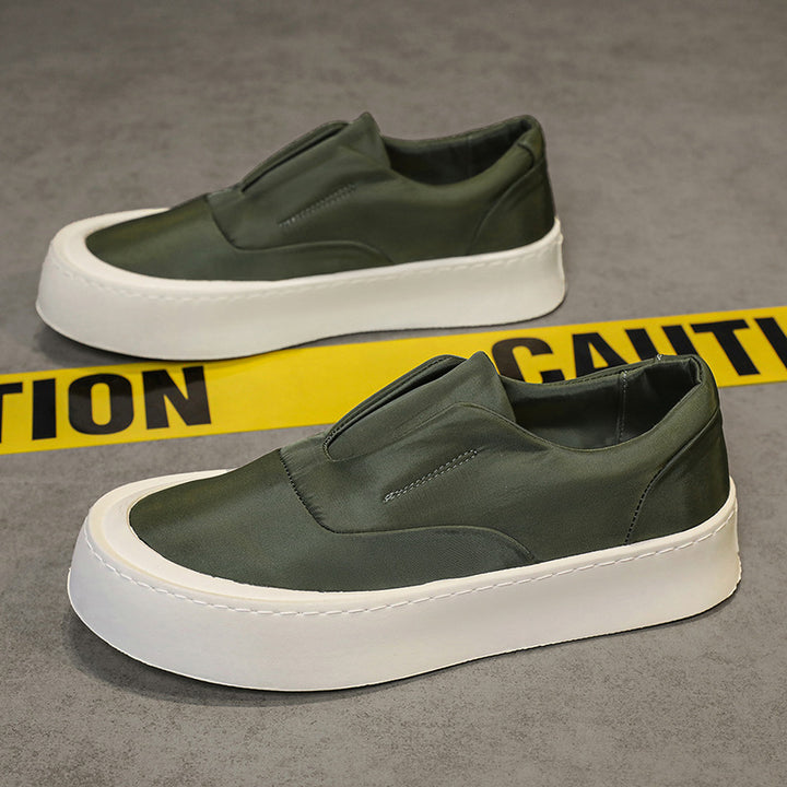 Women's platform slip-on sneaker with elastic slip-on fit and thick rubber platform sole Mune Fashion
