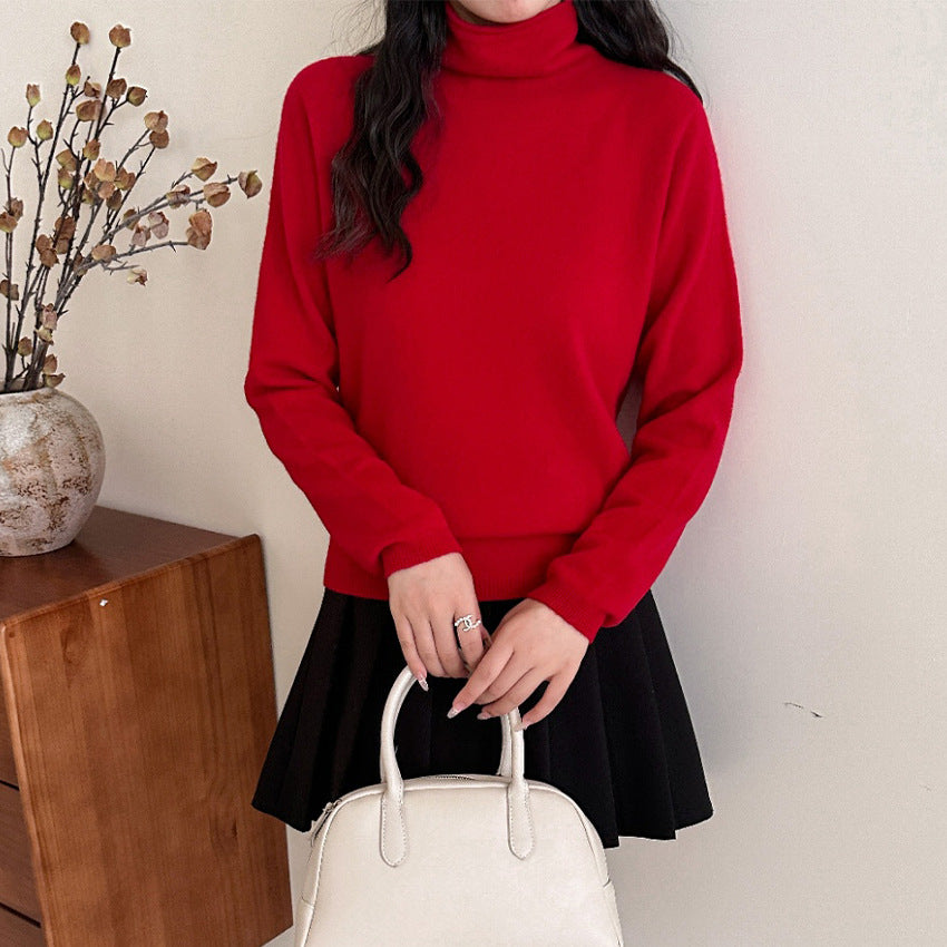 Women's fine turtleneck sweater made of cashmere blend with slim silhouette Mune Fashion