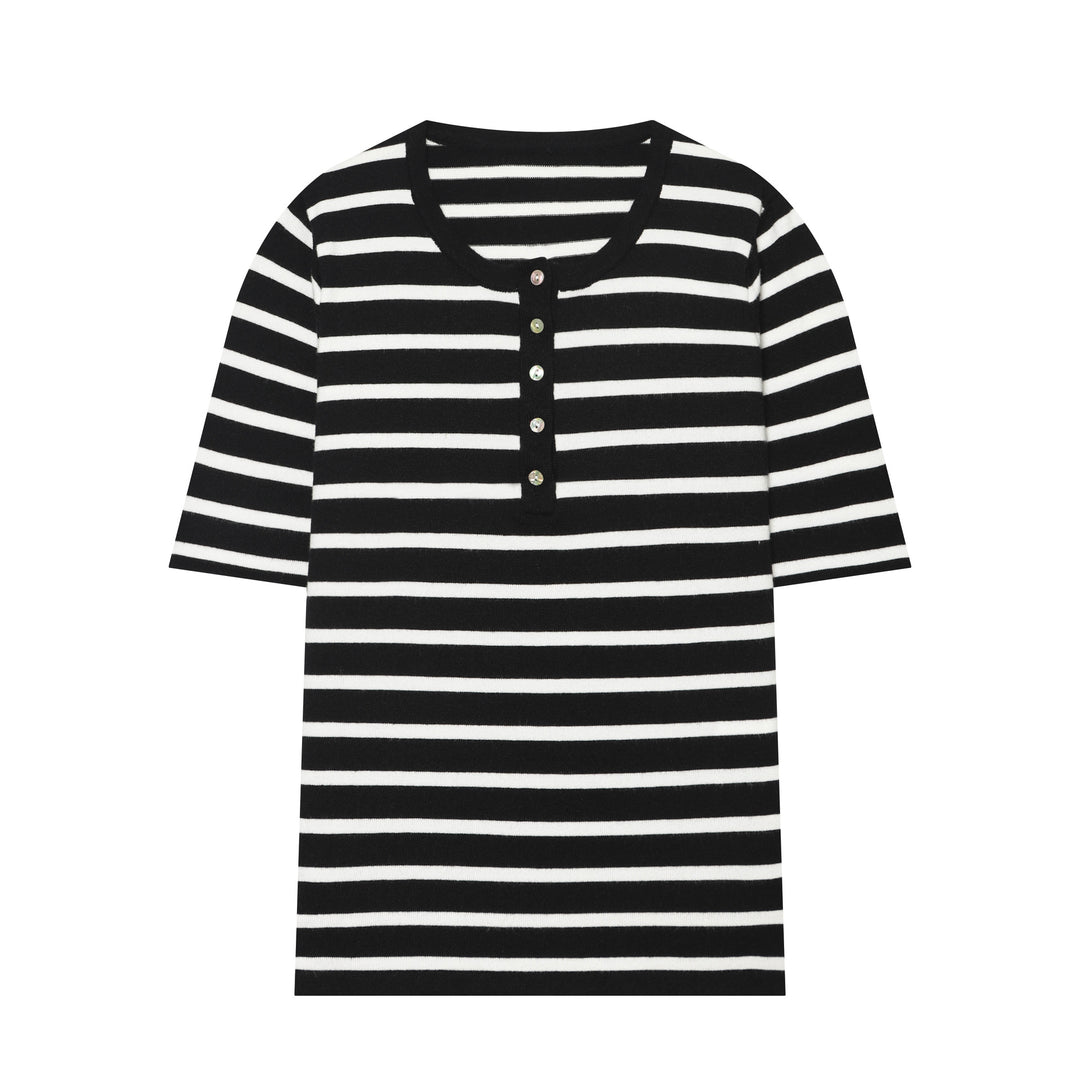 Women's fine knit Henley with button placket and short sleeves Mune Fashion
