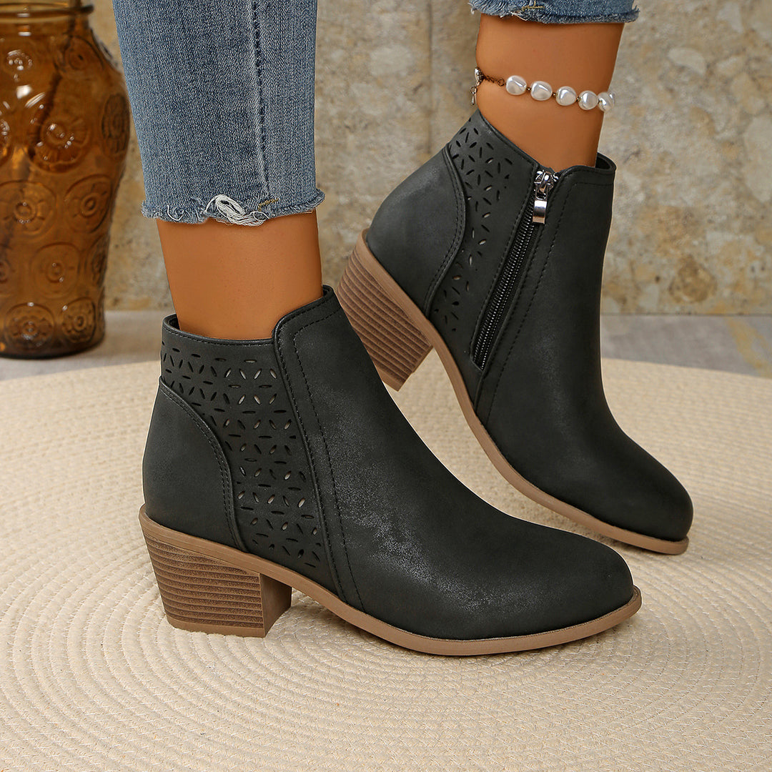 Women's ankle-high ankle boots with laser-cut perforation, side zipper, and mid-high block heel Mune Fashion