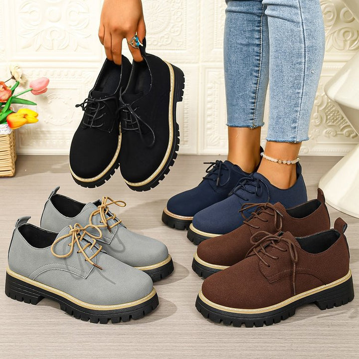 Ladies' platform lace-up shoes in Oxford style with velvet look and profiled rubber sole Mune Fashion