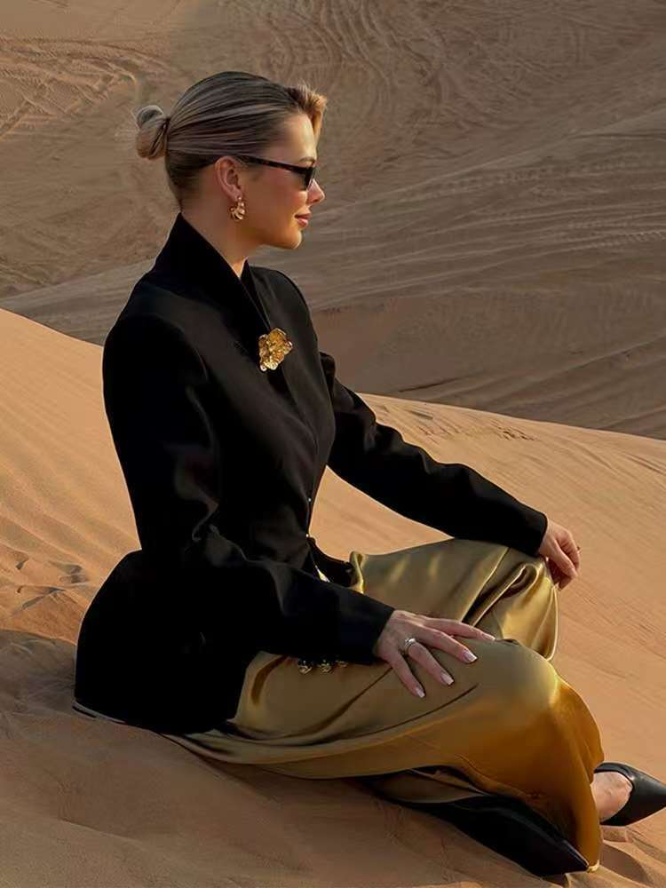 Women's Tailored Blazer with Stand Collar and Figure-Hugging Silhouette Mune Fashion