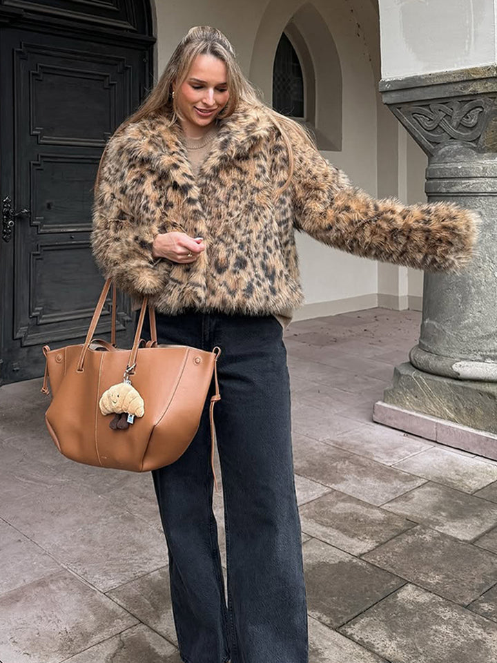 Women Short Faux Fur Jacket in Leopard Pattern with Boxy Silhouette and Wide Collar Mune Fashion