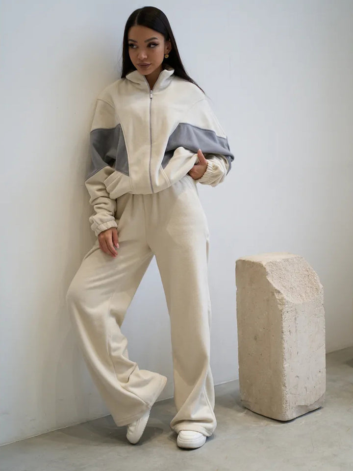 Women's oversized zip-up fleece jacket with panel details and wide high-waist lounge pants Mune Fashion