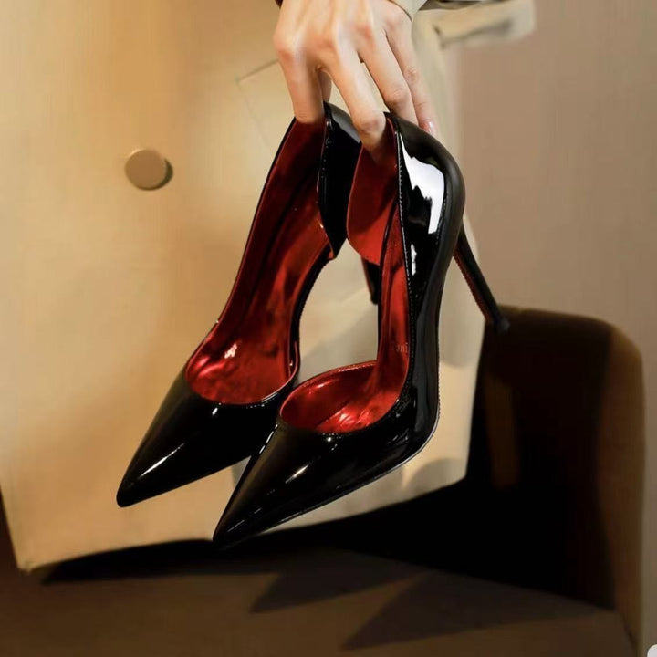 Ladies pointed toe high heels in patent look with narrow stiletto and contrasting glossy sole Mune Fashion
