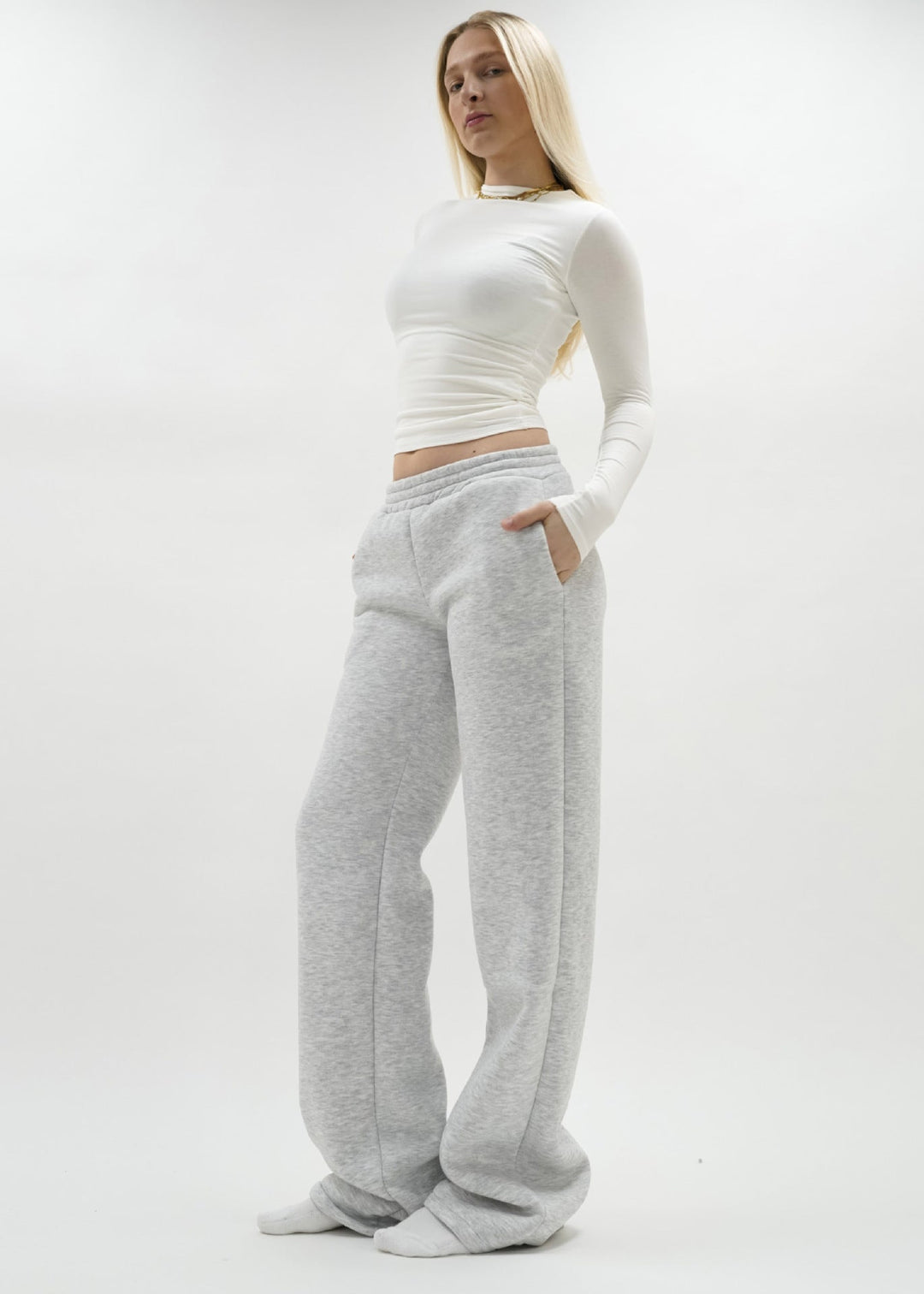 Women's Comfortable Sweatpants with Elastic Waistband and Side Pockets Mune