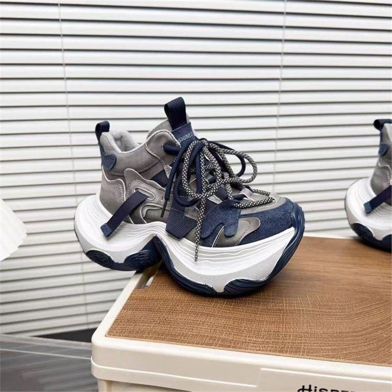 Damen Chunky Plateau-Sneaker mit mehrlagiger sculpted Sohle und Wildleder‑Mesh‑Details Mune Fashion