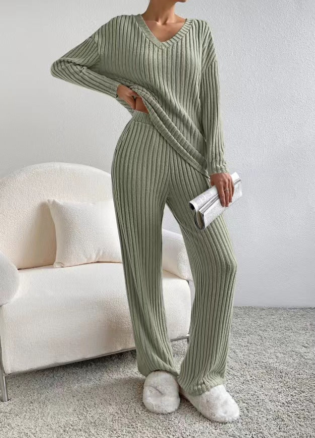 Women's Ribbed Relax Set made of Fine Knit with V-Neck and Loose Comfort Pants Mune Fashion