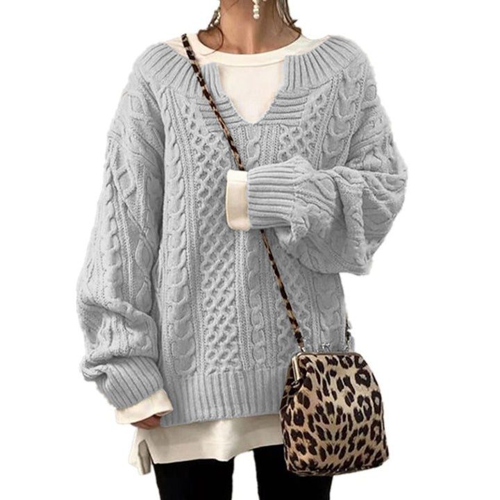 Women's oversized knitted sweater with cable pattern and V-neck Mune Fashion