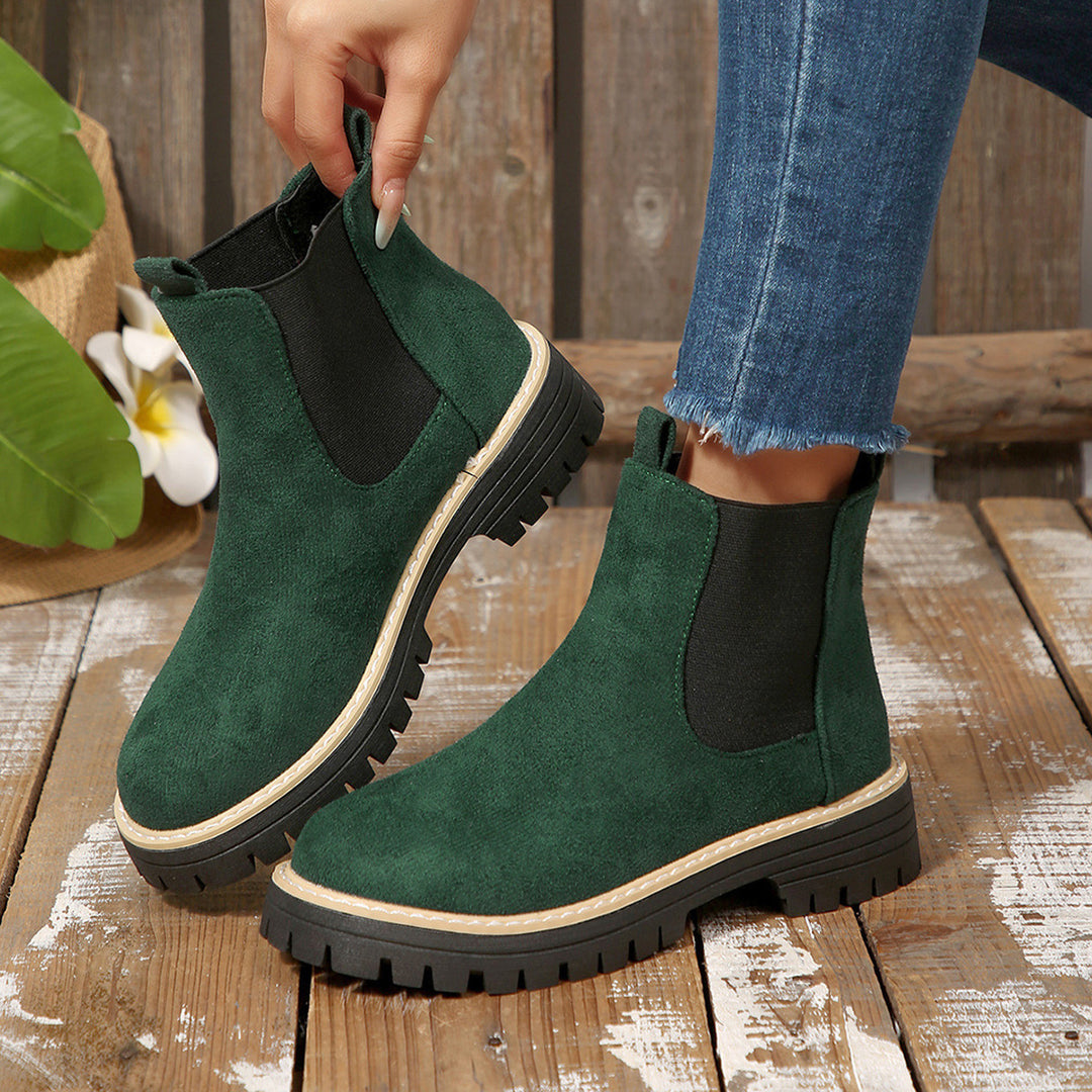 Ladies nan Chelsea boots with profiled tractor sole and elastic side panels Mune Fashion