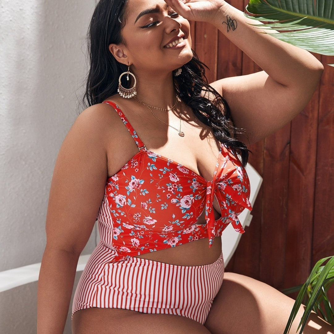 Women Elegant One-Piece Swimsuit with Floral Design Mune Fashion