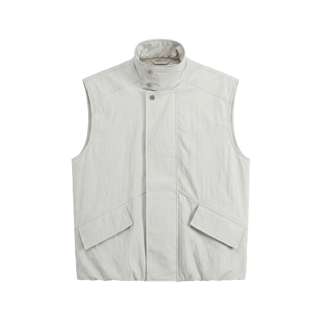 Men's utility vest with high stand-up collar, snap button placket and large patch pockets Mune Fashion