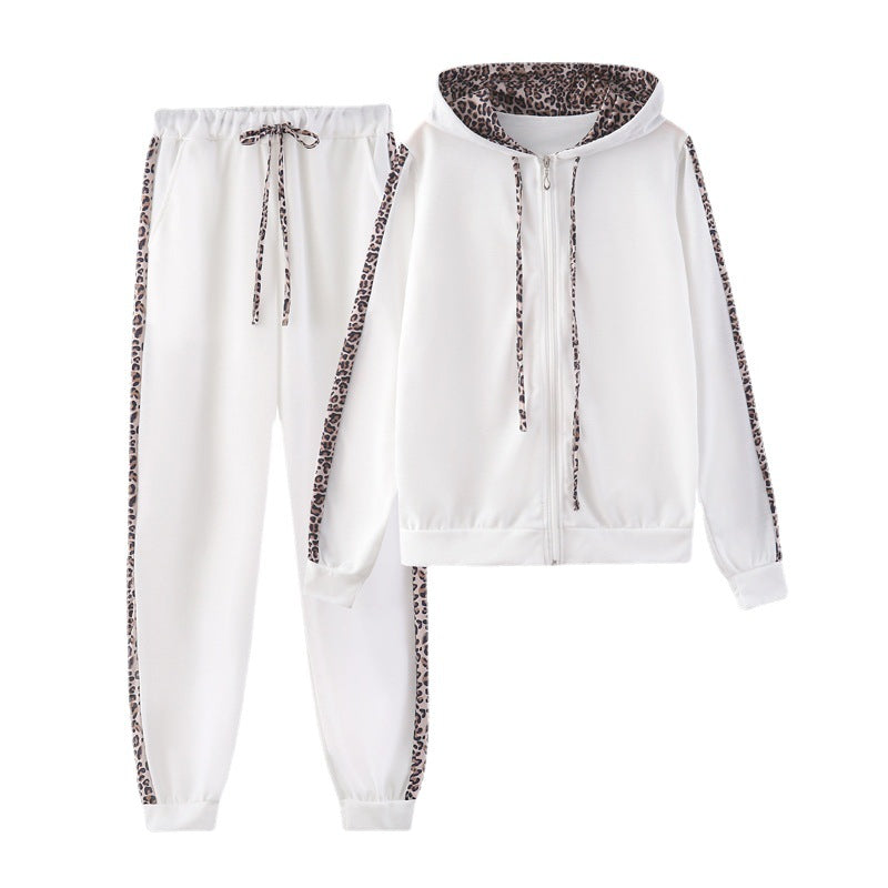 Women's Hooded Tracksuit in Slim Fit with Contrasting Leopard Stripes Mune Fashion