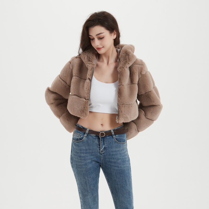 Women's Cropped Faux Fur Jacket with Horizontal Panel Structure and Zipper Mune Fashion
