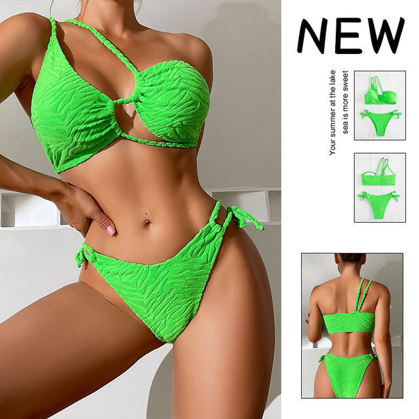 Women's triangle bikini with modern ruffle design Mune Fashion