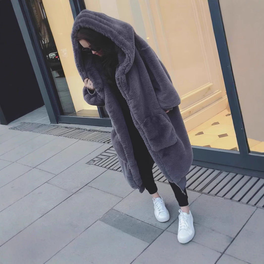 Ladies Oversized Faux Fur Coat with Hood and Pockets Mune