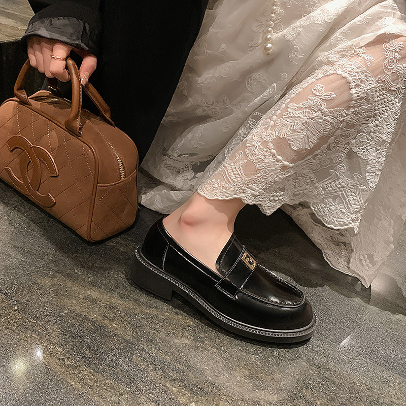 Women's patent loafers in penny design with sculpted block heel Mune Fashion