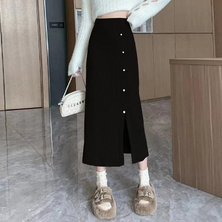 Ladies Elegant and sophisticated knitted skirt with side slit Mune Fashion