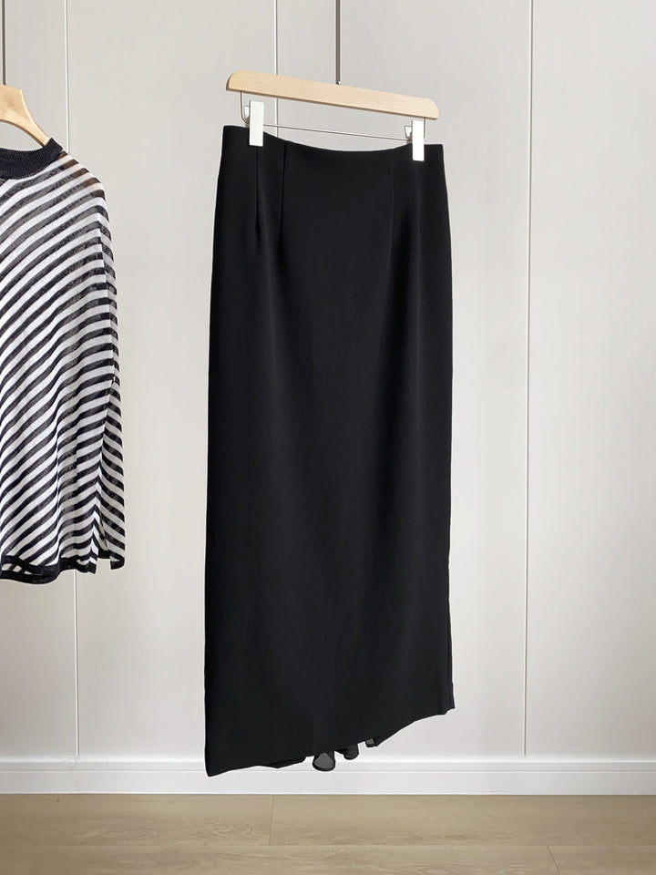Women Elegant Maxi Skirt made of high-quality flowing material Mune Fashion
