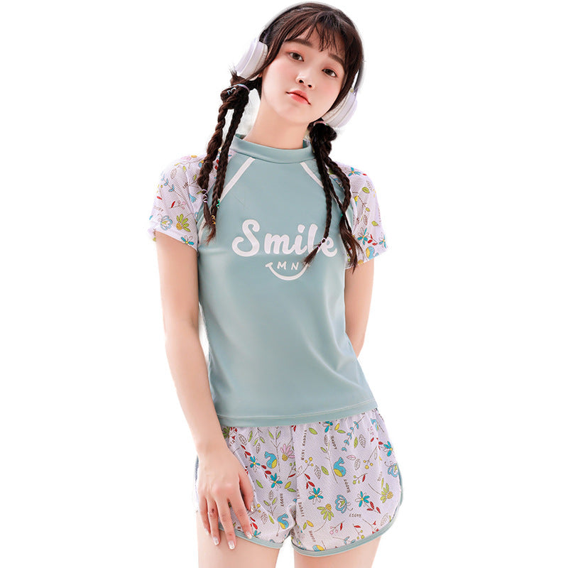 Ladies UV protection swimsuit set with short sleeves and shorts Mune Fashion