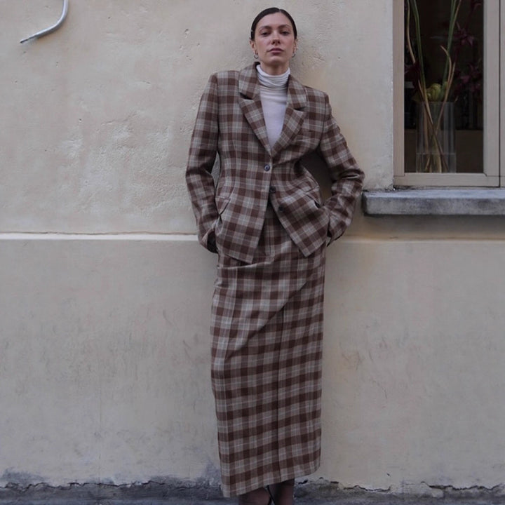 Women's Checkered Blazer and Mini Skirt Set with Tailored Silhouette and Peplum Mune Fashion