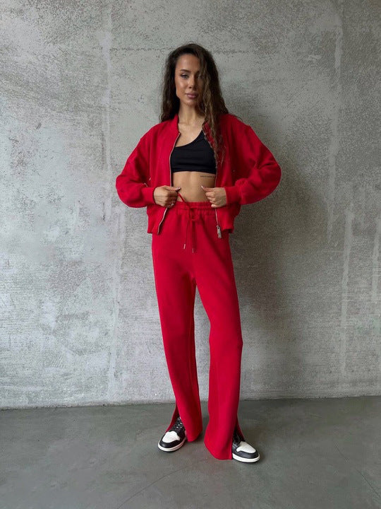 Women’s loungewear set with short zip jacket and high-waisted jogging pants with side split Mune Fashion