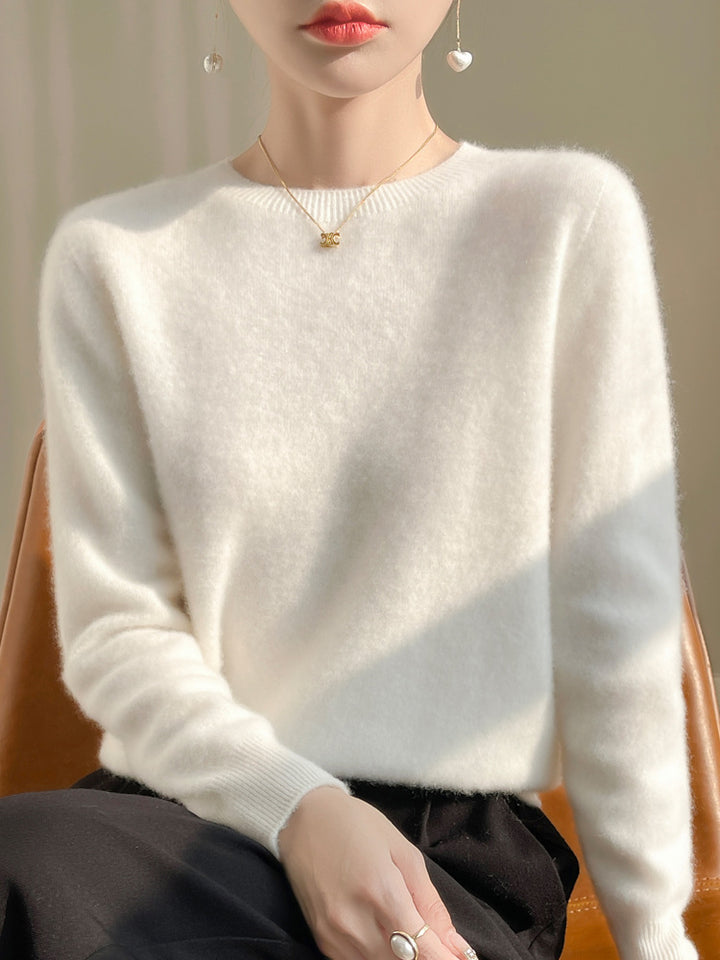 Women's Luxurious Cozy Knit Sweater with Round Neck and Mohair Look Mune Fashion