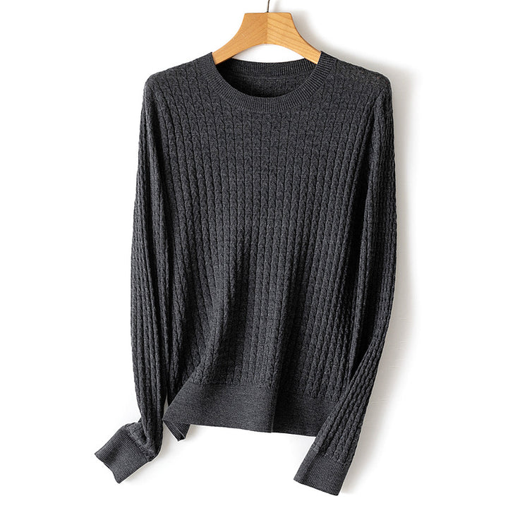 Women's fine knit sweater with cable knit pattern and round neckline Mune Fashion