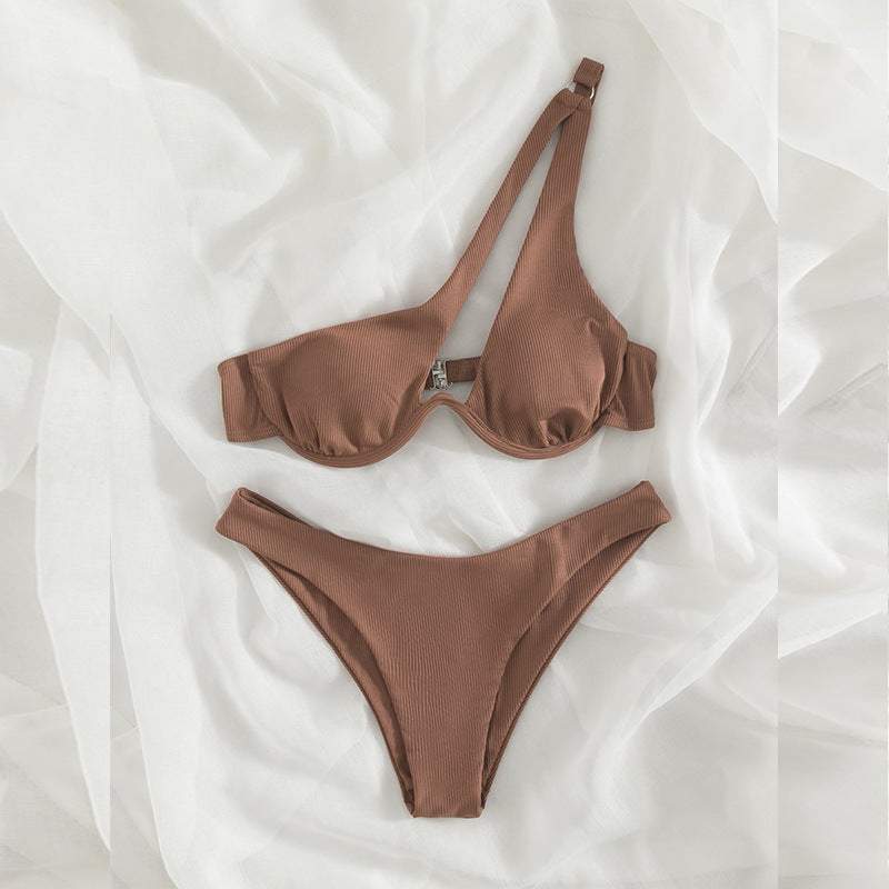 Women triangle bikini with asymmetrical design and ergonomic cut Mune Fashion