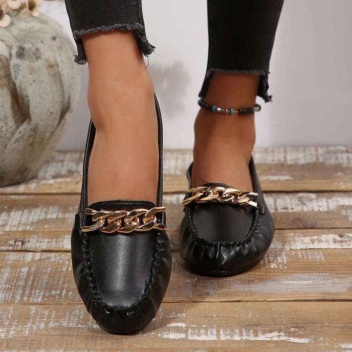 Women Comfortable Moccasins with Fashionable Chain Detail Mune Fashion