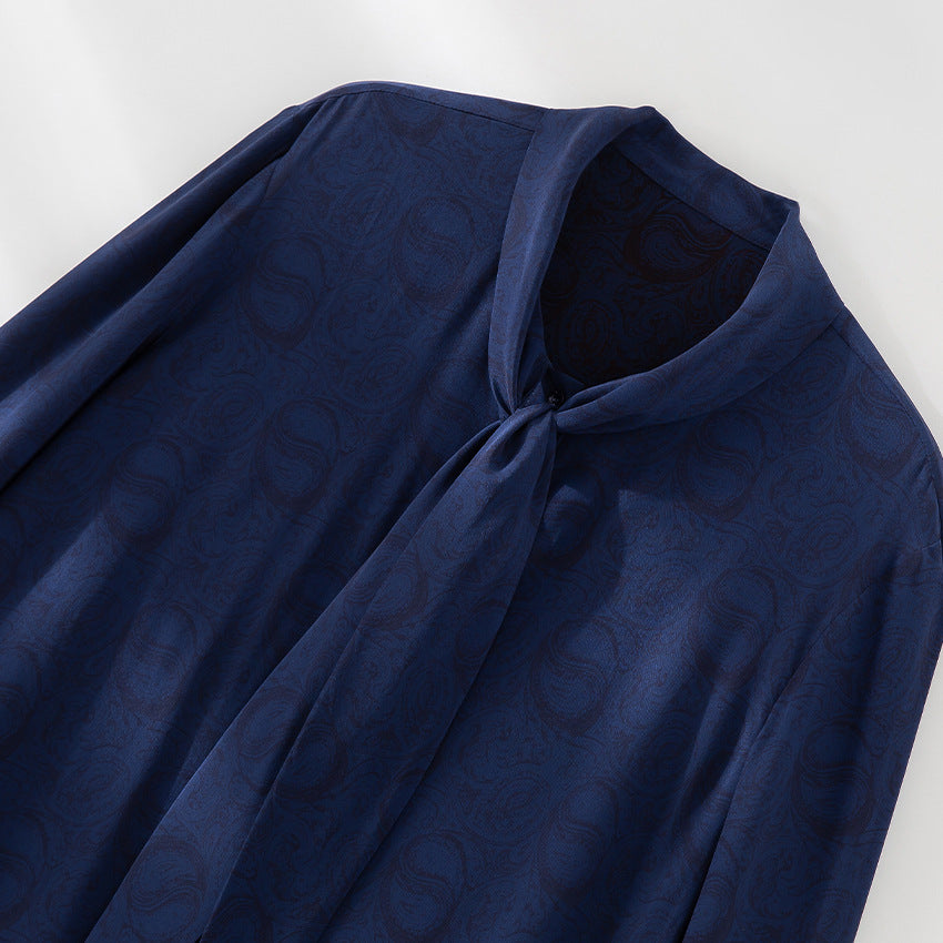 Women's blouse with bow collar and subtle jacquard texture Mune Fashion