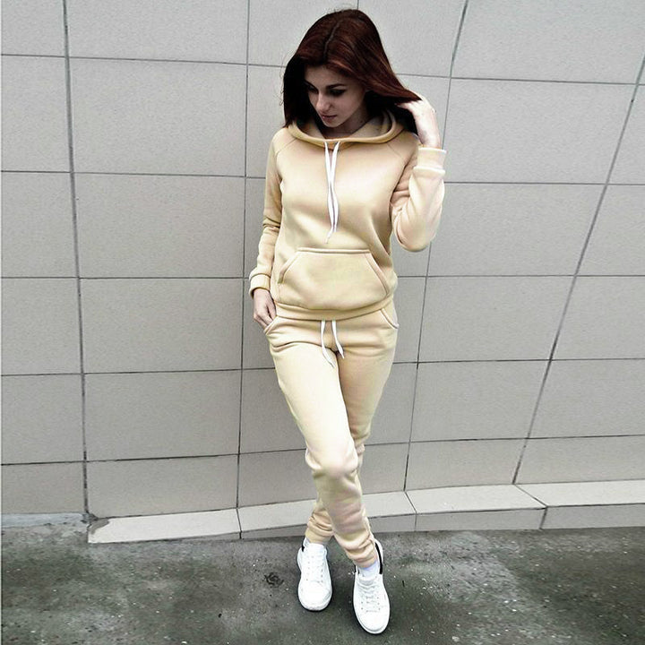 Ladies' tracksuit set made of soft fleece with hoodie and joggers Mune Fashion