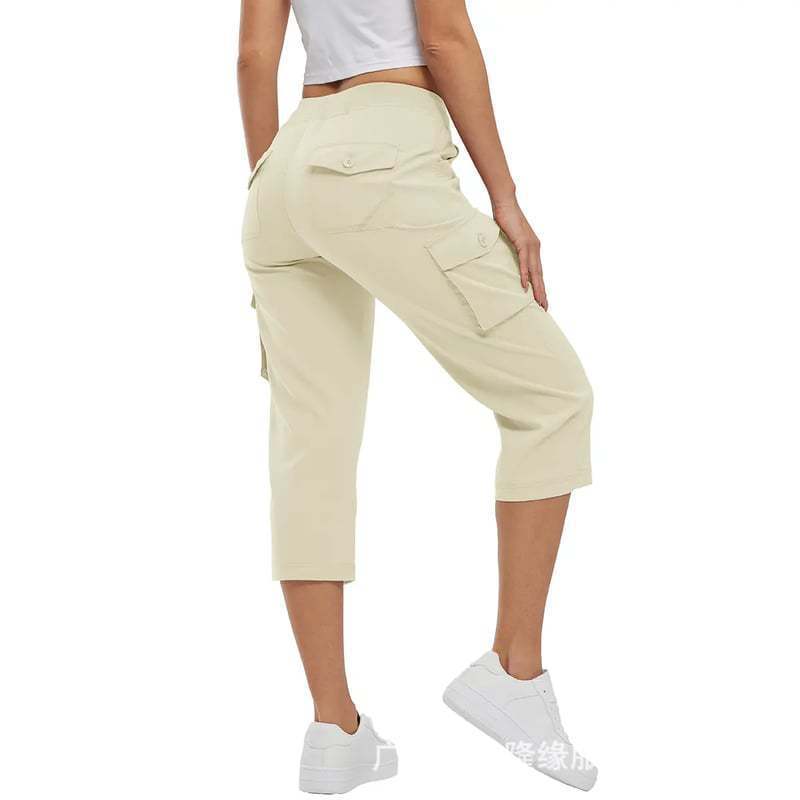 Women's capri cargo pants in Bermuda length with high waist and patch flap pockets Mune Fashion