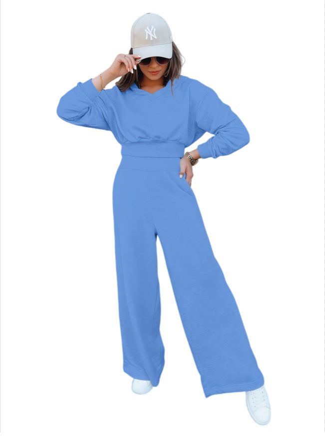 Women’s loungewear set with cropped v-neck sweater and high-waisted palazzo pants Mune Fashion