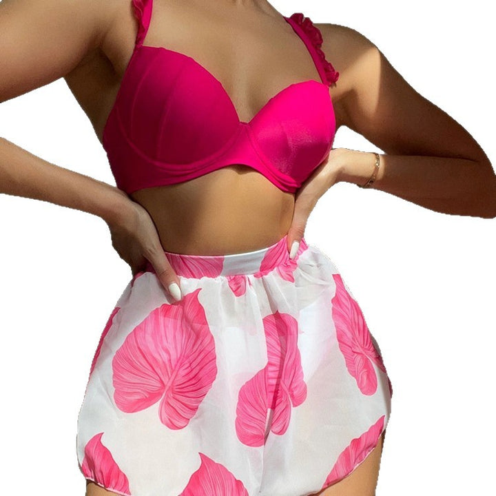 Women's bikini set with cheerful ruffle design and tropical leaf pattern Mune Fashion