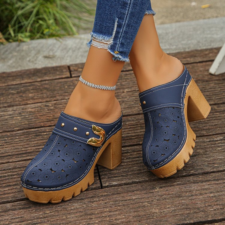 Ladies' platform mules with chunky profile sole, mid-height block heel and decorative buckle Mune Fashion