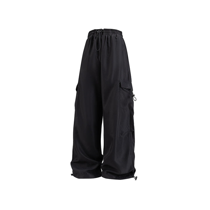 Men's wide technical cargo pants with drawstring waistband, multiple pockets and corded closure Drune