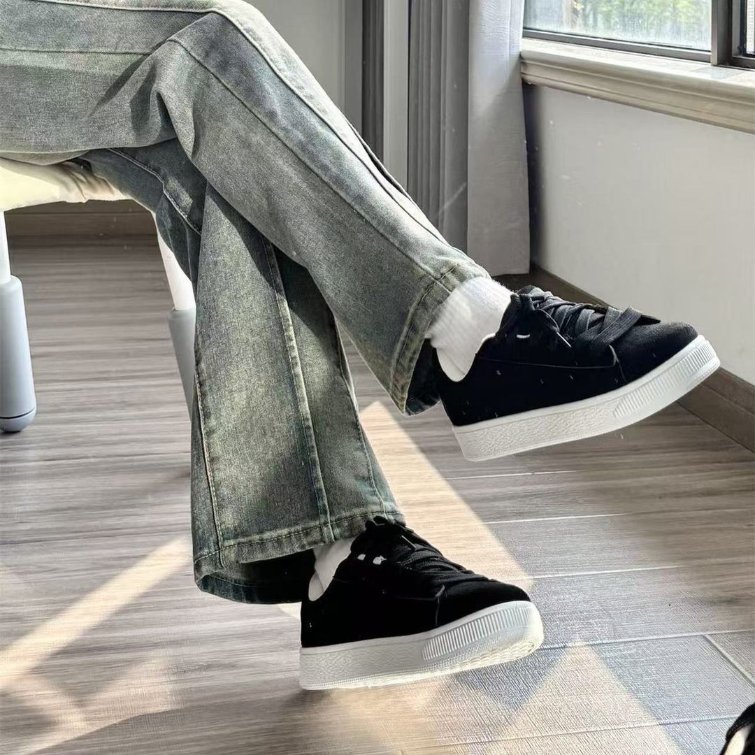 Women's sneakers made of soft suede with classic sole Mune Fashion